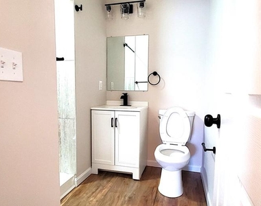 1923 E Baltimore Street - Photo Thumbnail 14