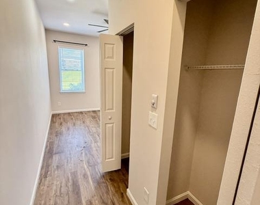 1923 E Baltimore Street - Photo Thumbnail 16