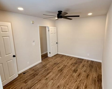 1923 E Baltimore Street - Photo Thumbnail 23
