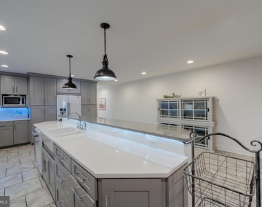 840 S Bond Street - Photo Thumbnail 7