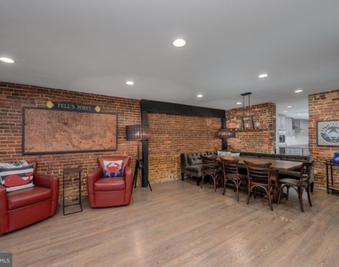 840 S Bond Street - Photo Thumbnail 4