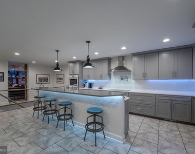 840 S Bond Street - Photo Thumbnail 9