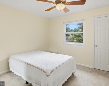 428 Cranes Roost Court - Photo Thumbnail 25