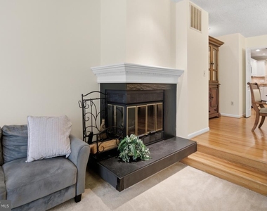 428 Cranes Roost Court - Photo Thumbnail 4