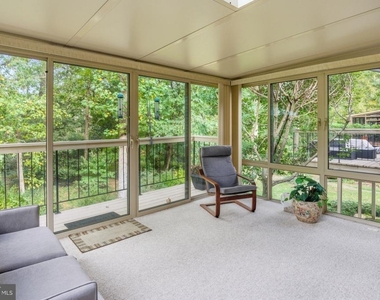 428 Cranes Roost Court - Photo Thumbnail 17
