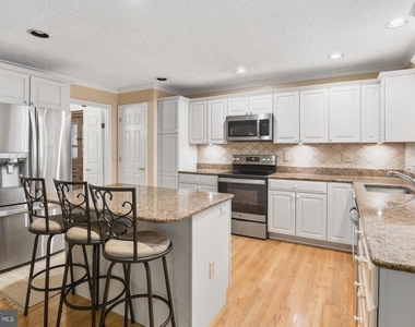 428 Cranes Roost Court - Photo Thumbnail 12