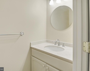 428 Cranes Roost Court - Photo Thumbnail 8