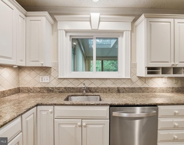 428 Cranes Roost Court - Photo Thumbnail 9