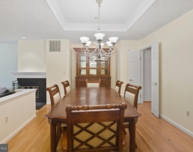 428 Cranes Roost Court - Photo Thumbnail 7