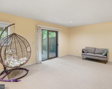 428 Cranes Roost Court - Photo Thumbnail 35