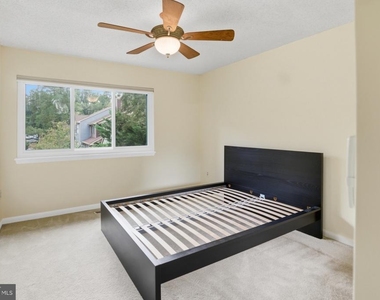 428 Cranes Roost Court - Photo Thumbnail 24