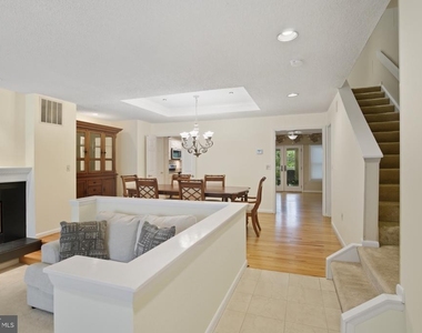 428 Cranes Roost Court - Photo Thumbnail 5
