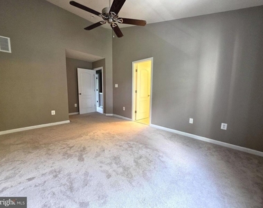 7518 Goldfinch Court - Photo Thumbnail 12
