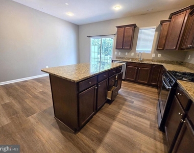 7518 Goldfinch Court - Photo Thumbnail 6