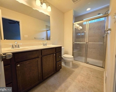 7518 Goldfinch Court - Photo Thumbnail 14