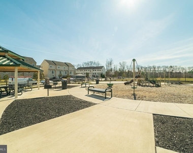 7518 Goldfinch Court - Photo Thumbnail 26