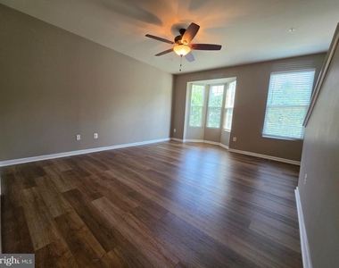 7518 Goldfinch Court - Photo Thumbnail 7