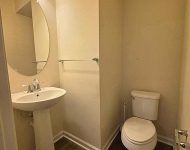 7518 Goldfinch Court - Photo Thumbnail 10