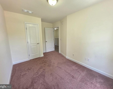 143 Medal Way - Photo Thumbnail 22