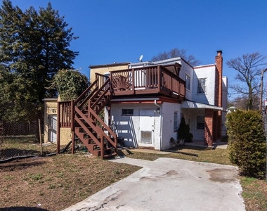 3235 Ely Place Se - Photo Thumbnail 7