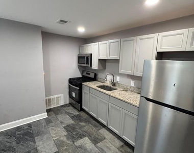 3235 Ely Place Se - Photo Thumbnail 3