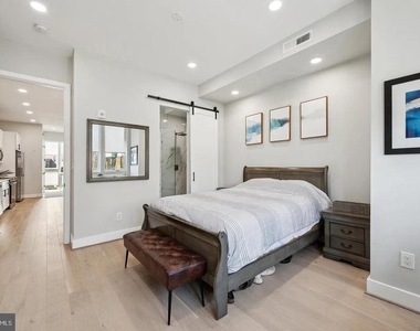 2213 M Street Ne - Photo Thumbnail 9