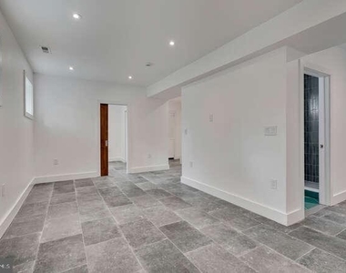 734 Taylor Street Nw - Photo Thumbnail 5