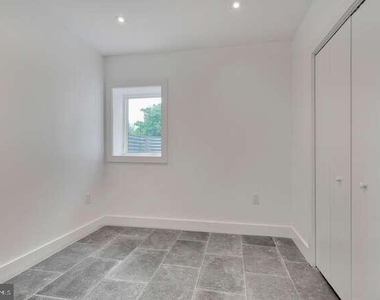 734 Taylor Street Nw - Photo Thumbnail 6