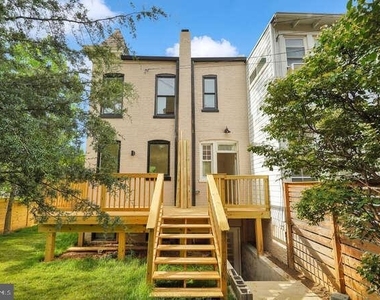 734 Taylor Street Nw - Photo Thumbnail 2