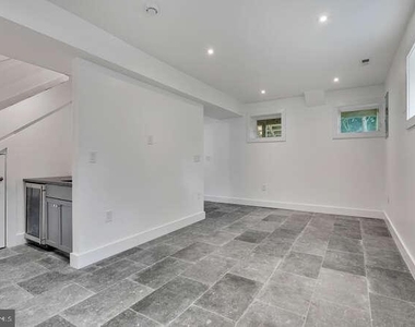 734 Taylor Street Nw - Photo Thumbnail 4