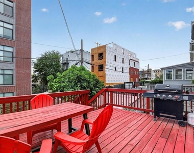 2630 10th Street Ne - Photo Thumbnail 13