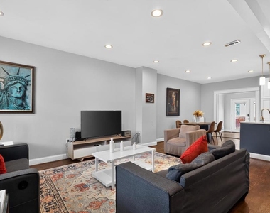 2630 10th Street Ne - Photo Thumbnail 4