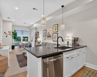 11 15th Street Ne - Photo Thumbnail 3