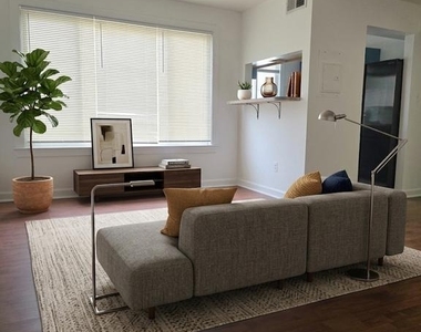 705 Brandywine Street Se - Photo Thumbnail 3