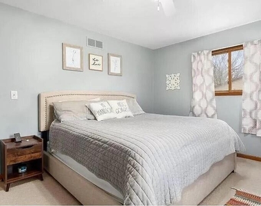 11816 Highridge Drive - Photo Thumbnail 12