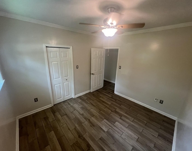 1464 Sawyer Road - Photo Thumbnail 11
