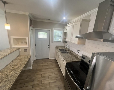 1464 Sawyer Road - Photo Thumbnail 3