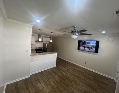 1464 Sawyer Road - Photo Thumbnail 7