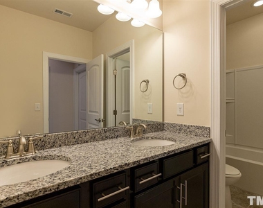 409 Daylin Drive - Photo Thumbnail 19