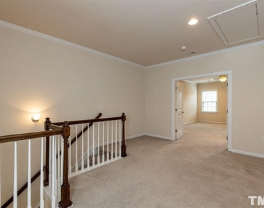 409 Daylin Drive - Photo Thumbnail 13
