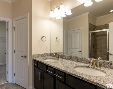 409 Daylin Drive - Photo Thumbnail 10