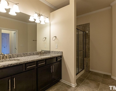 409 Daylin Drive - Photo Thumbnail 15