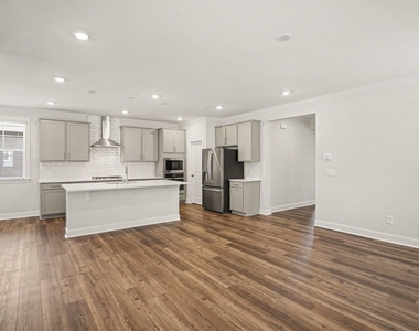 321 Golden Trace Drive - Photo Thumbnail 5