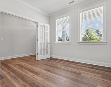 321 Golden Trace Drive - Photo Thumbnail 8