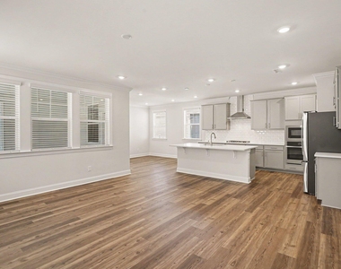 321 Golden Trace Drive - Photo Thumbnail 3