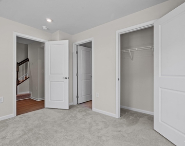 1509 Newpoint Drive - Photo Thumbnail 15