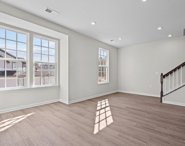 1509 Newpoint Drive - Photo Thumbnail 21
