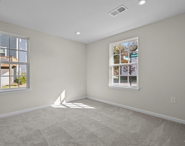 1509 Newpoint Drive - Photo Thumbnail 13
