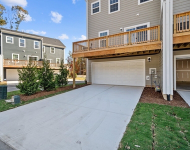1509 Newpoint Drive - Photo Thumbnail 9