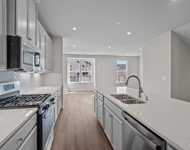 1509 Newpoint Drive - Photo Thumbnail 41